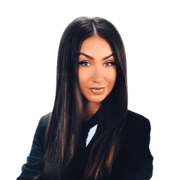 Anna Victoria  Mazur