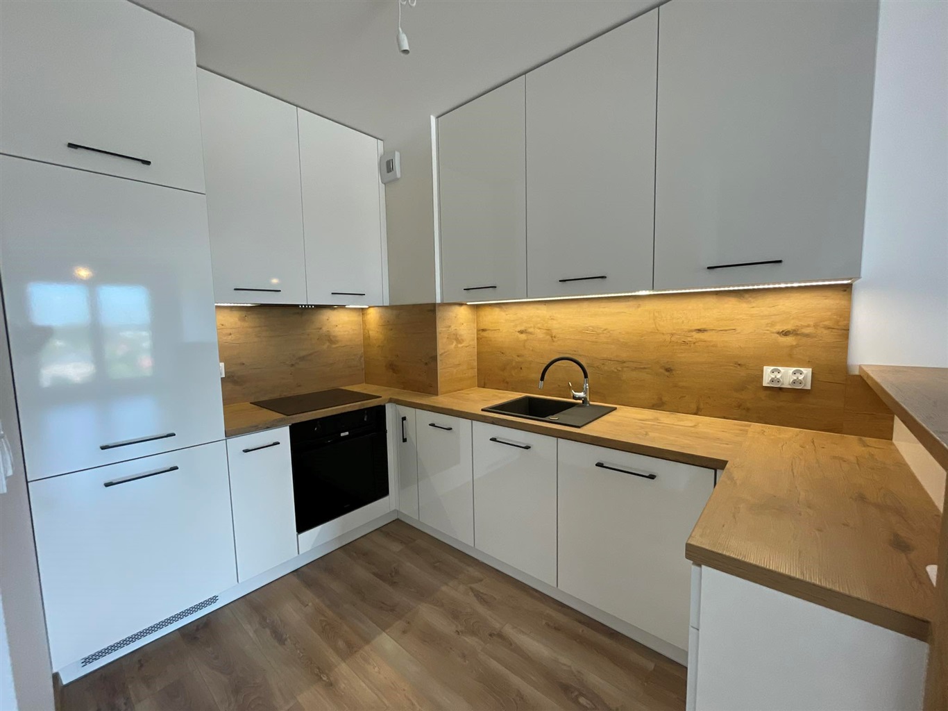 379668187_1034017177608166_7306081932378557434